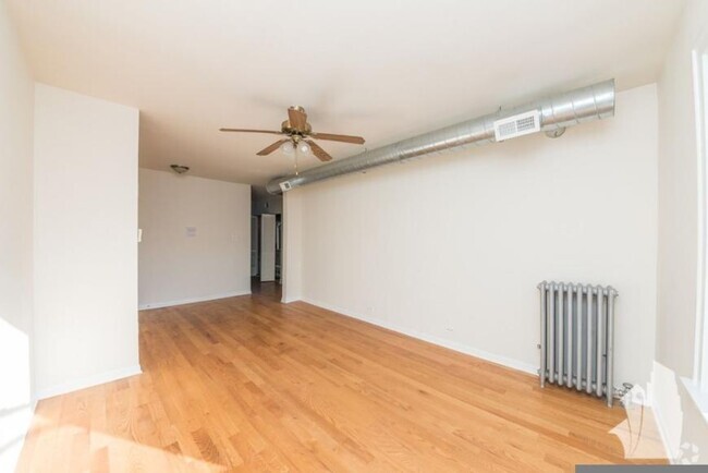 Building Photo - 1 bedroom in Chicago IL 60657 Unit 3323-2 Rental