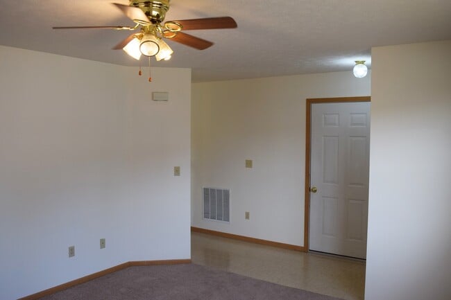 Photo - Spacious 3 bedroom, 2 bathroom duplex!