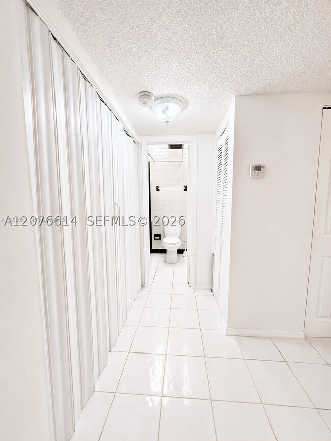 Photo - 3660 Inverrary Dr Unit 1R