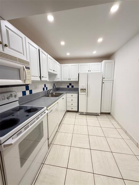 Photo - 6701 N University Dr Unit 206