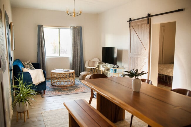 Building Photo - 1314 S 8th Ave