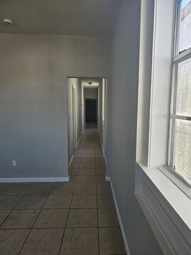 Photo - 1443 Bartholomew St