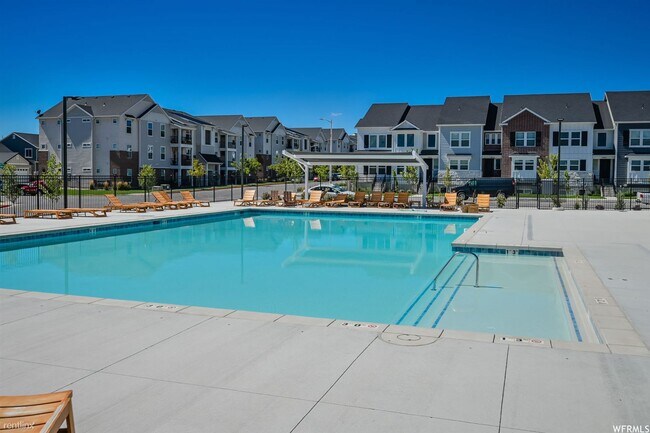 Photo - 3 br, 2 bath Condo - 3984 West 1850 North