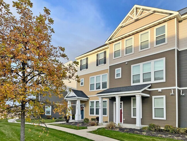 Photo - Like New Trillium Cove Townhome with Prima...