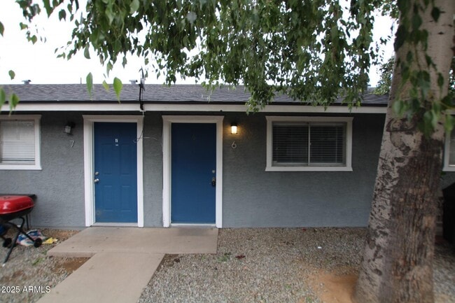 Building Photo - 3004 E Waltann Ln Unit 6