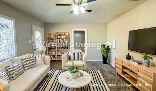 Photo - 3005 49th St