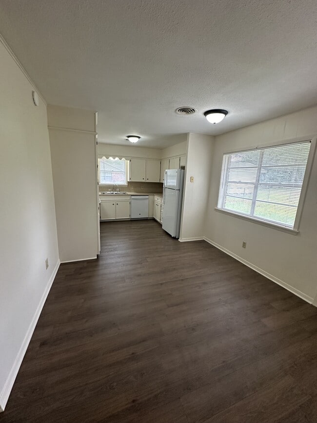 Photo - 1008 Oakridge St