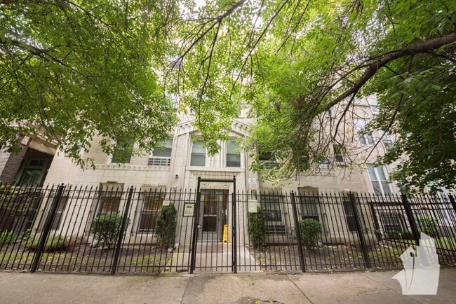1850 N Humboldt Blvd Unit 104