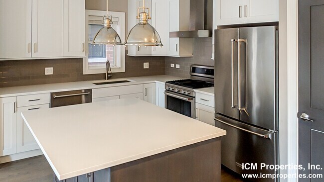 Photo - 866 W Lill Ave Unit 878-1