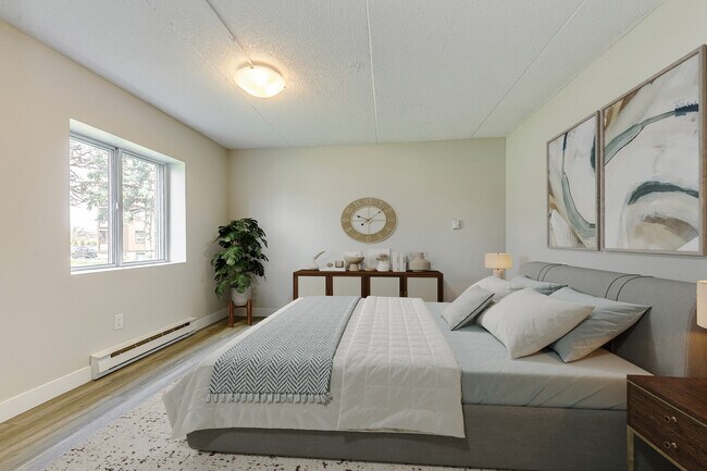 Photo - 43 Ormond Street S