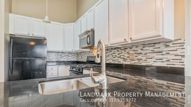 Photo - 2329 W Harrison St Unidad 4