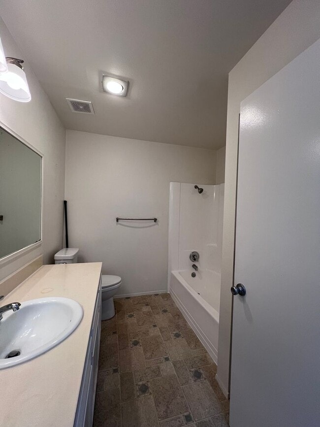 Photo - 1122 Eureka-14