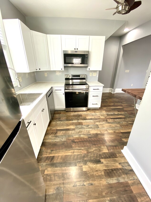 Kitchen. Apartment A. - 605 Beechwood Ave (Carnegie, PA)