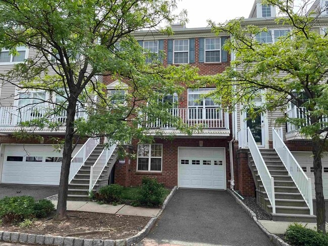 Building Photo - 8 McMartin Ct