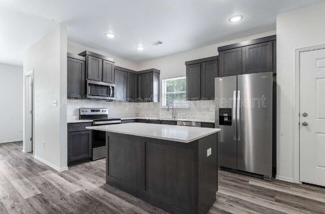 Building Photo - 955 S Benchmark Ln Unit 1