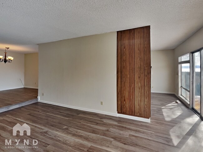 Photo - 1920 Stardust St