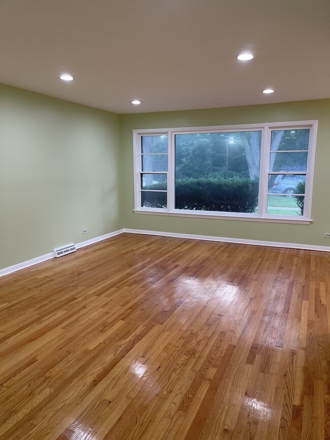 Photo - 634 Lawler Ave