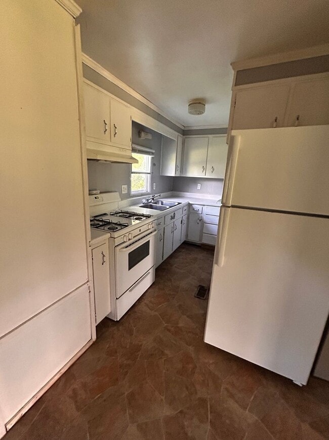 Photo - Available Now – 2 Bed / 1 Bath Apartment at Bunker Hill Mobile Home Community Unit Lot 5