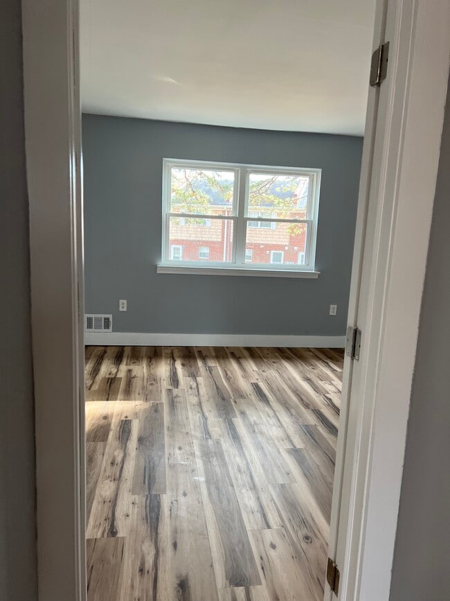 Photo - 149 Briar Mills Dr Unit 1