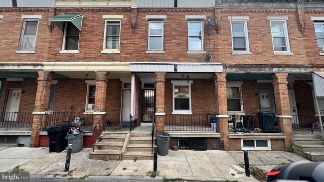 Building Photo - 527 N Hobart St
