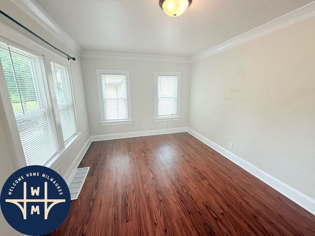 Photo - 221 W Ring St