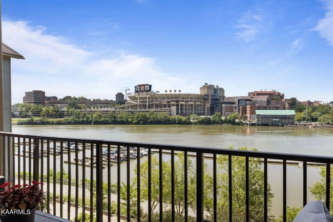 Photo - 445 W Blount Ave Unit 415