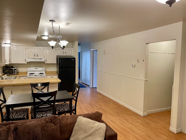 Photo - 1710 Hickory Ln