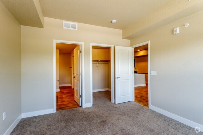 1BR, 1BA - 690 SF - Prospect Station