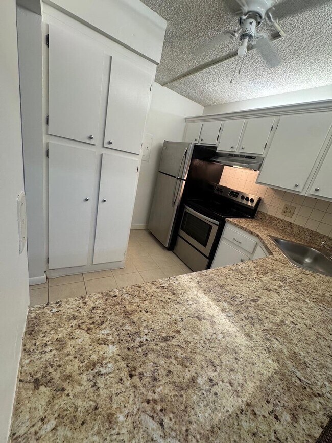 Photo - 703 Sunny Pine Way Unidad C1