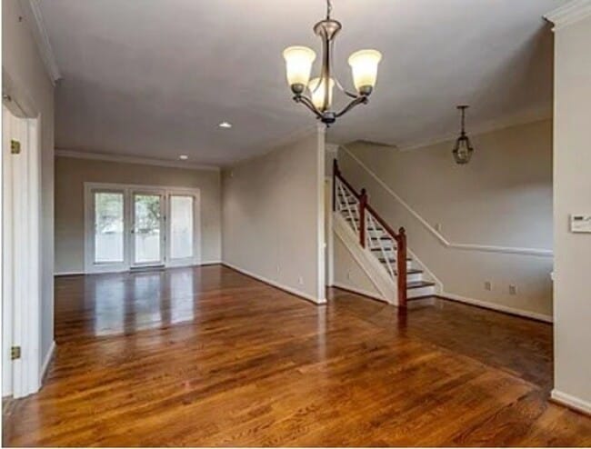 Photo - 252 Westchase Dr