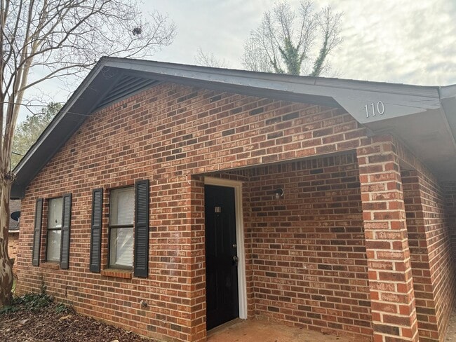 Building Photo - 108/110 St Andrews Ct Unit 110