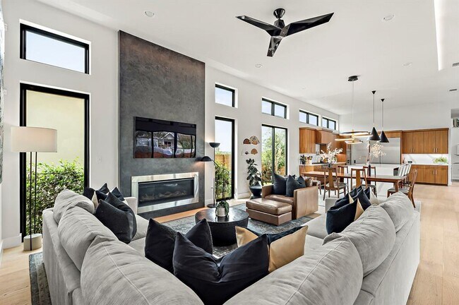 Photo - 2116 Kenwood Ave