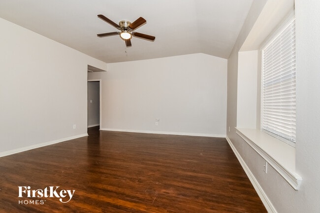 Photo - 472 Perch Rd