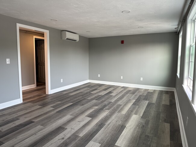 Photo - 252 Main St Unit 2