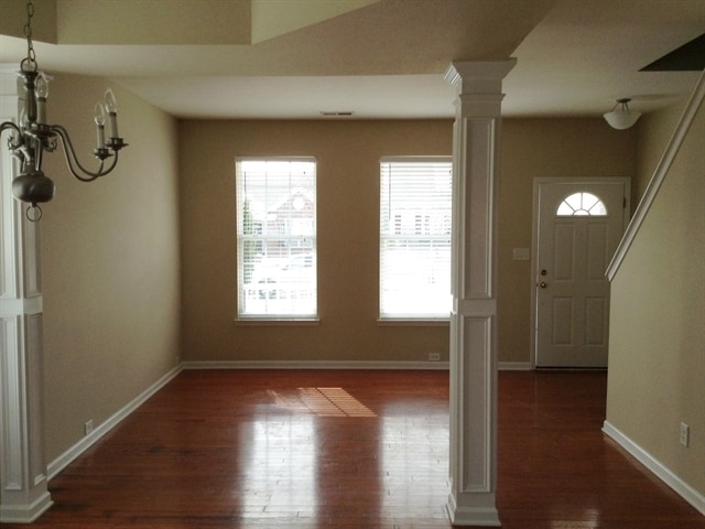 Photo - 2476 Ingleside Dr