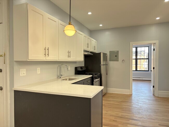 81 Bostwick Ave 3L - 76A Bostwick Ave
