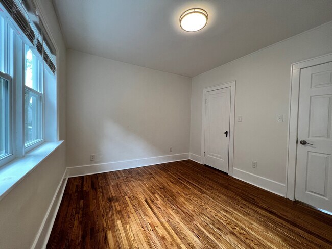 Photo - 934 Curry Ave