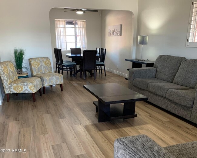 Photo - 2012 W Indianola Ave