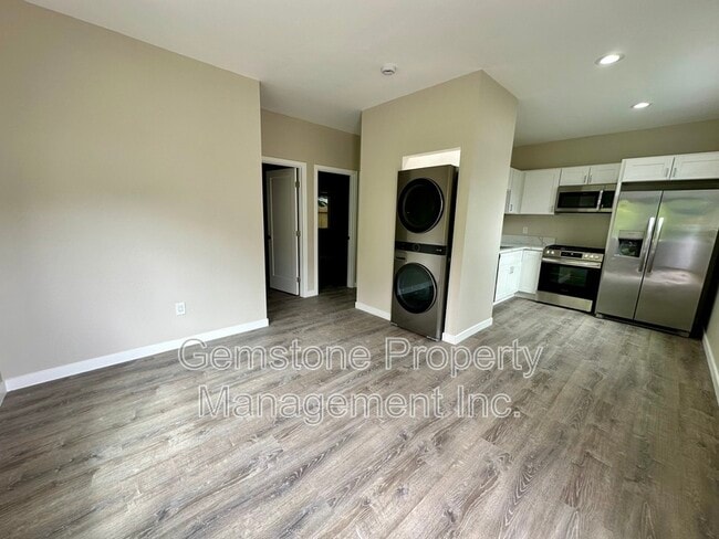 Photo - 4814 54th St