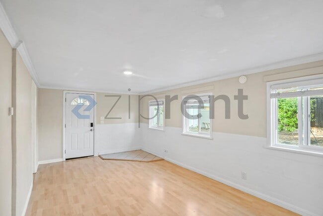 Photo - 228 Los Gatos Blvd