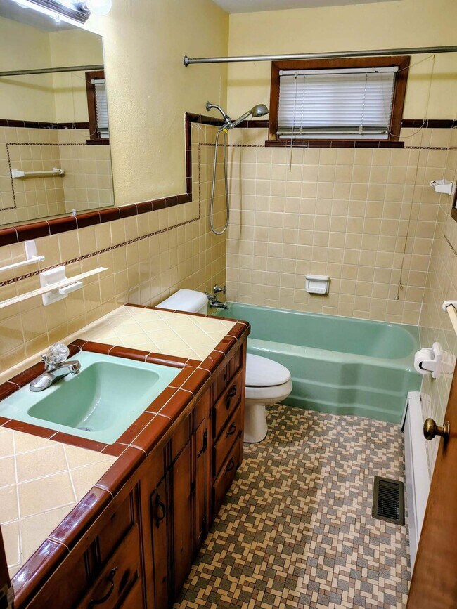 Photo - 309 W Leslie Ln