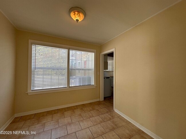 Photo - 1761 Lilly Rd E