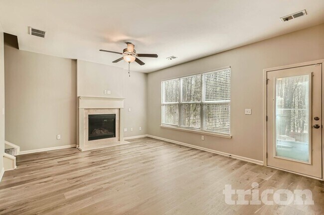 Photo - 4059 Tarnwood Pl