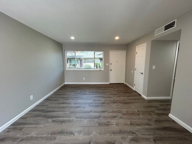 Photo - Stylish & Newly renovated Condo in McHenry...