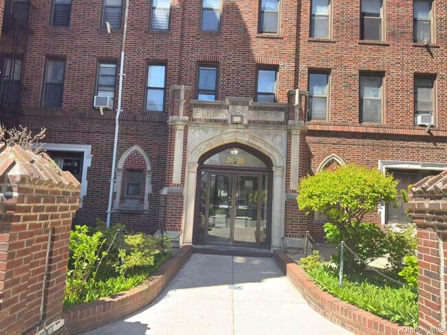 Building Photo - 36-20 168th St Unit 5L