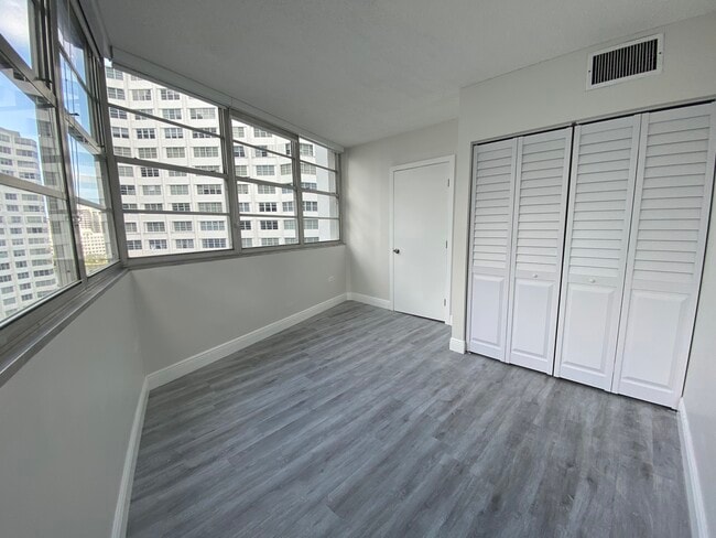 Photo - 999 Brickell Bay Dr Unit 1107