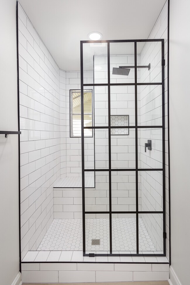Photo - 423 Barnes St Apartment Unit 423 B
