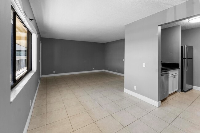Photo - 818 Meadows Cir