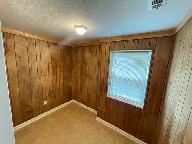 OfficeRoom - 306 Lancaster Dr Unit Bedrooms