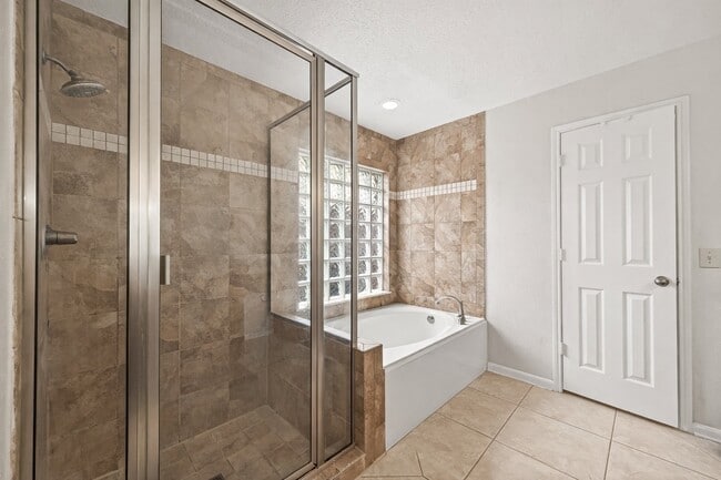 Photo - 18526 Fawn Run Ln